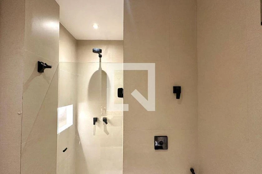 Furnished 220 m² apartment with 4 bedrooms and a suite — photo 44