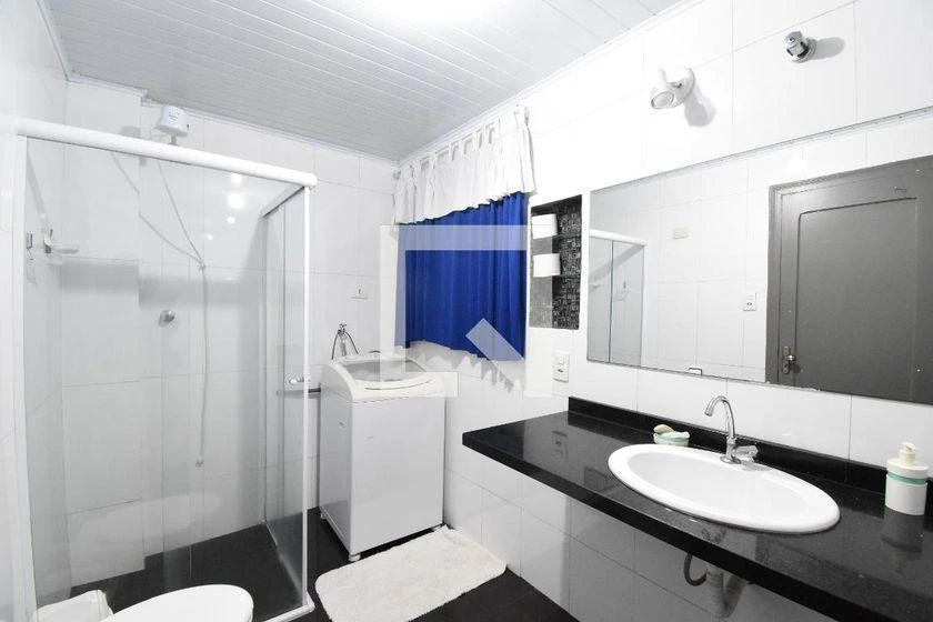 Apartment with wood floors, 2 bedrooms and 130 m² — photo 24