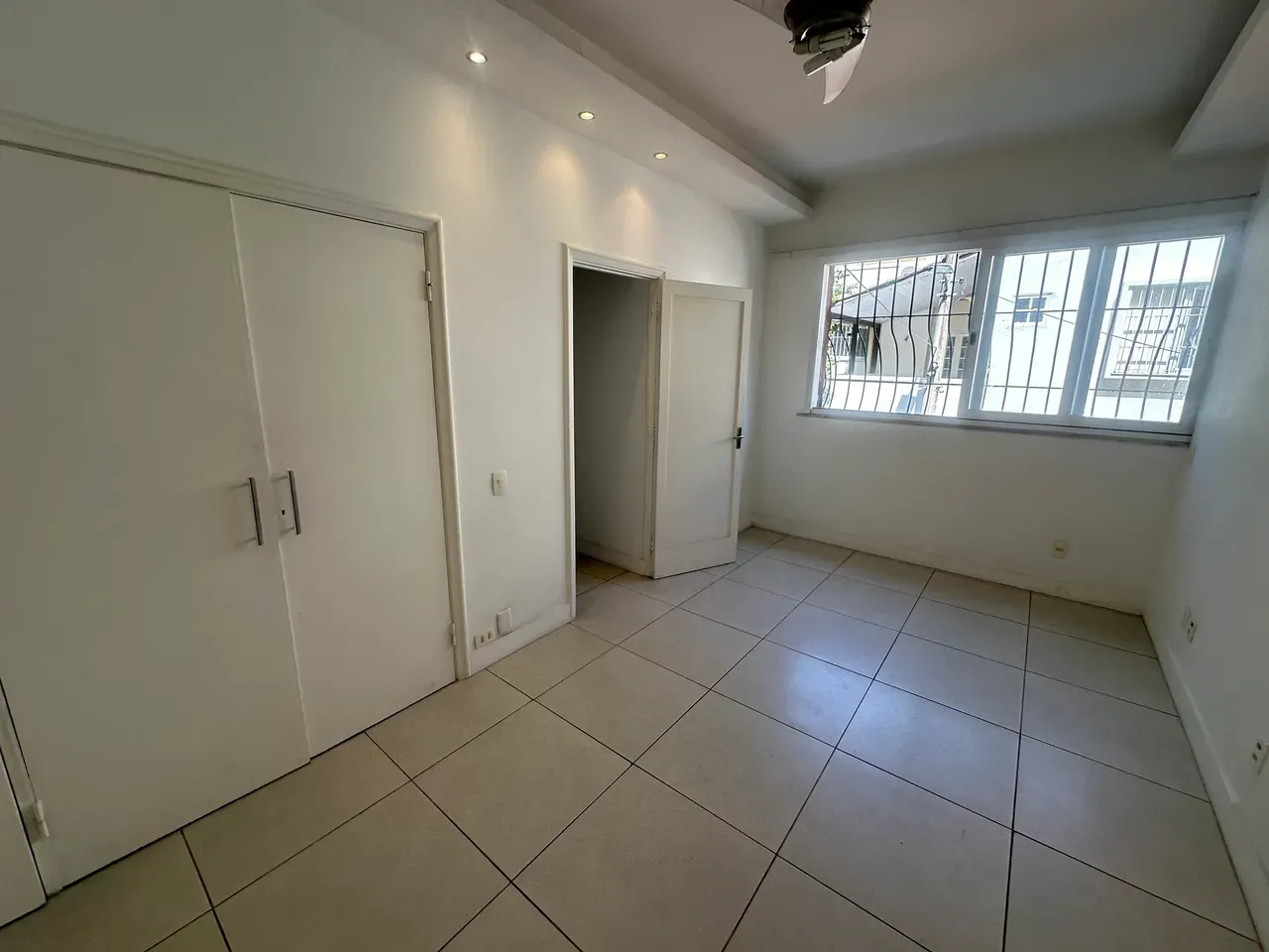 Квартира 233 м² з пральною машиною та видом на гори — photo 26