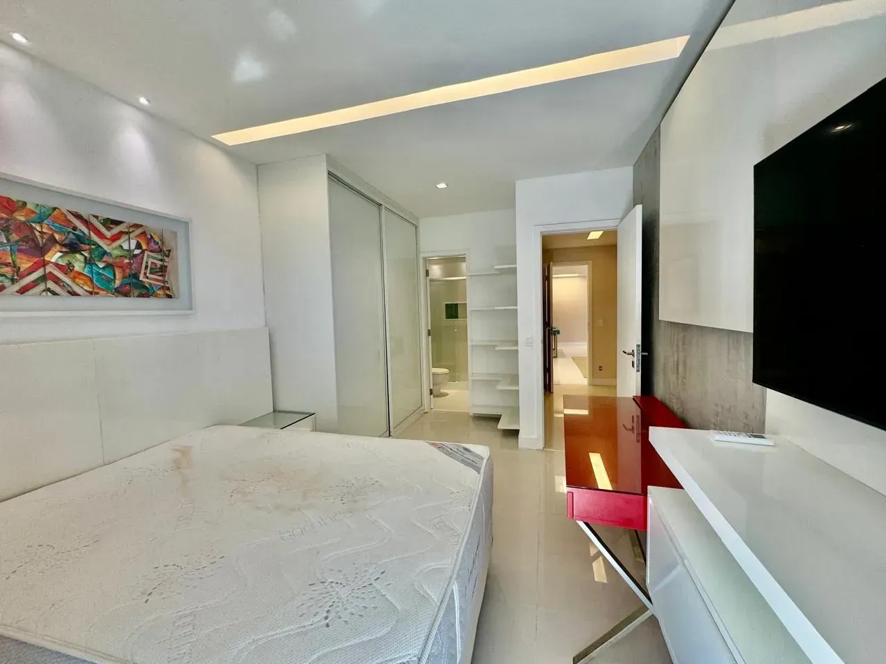4-bedroom apartment in a building with a heated pool — photo 22