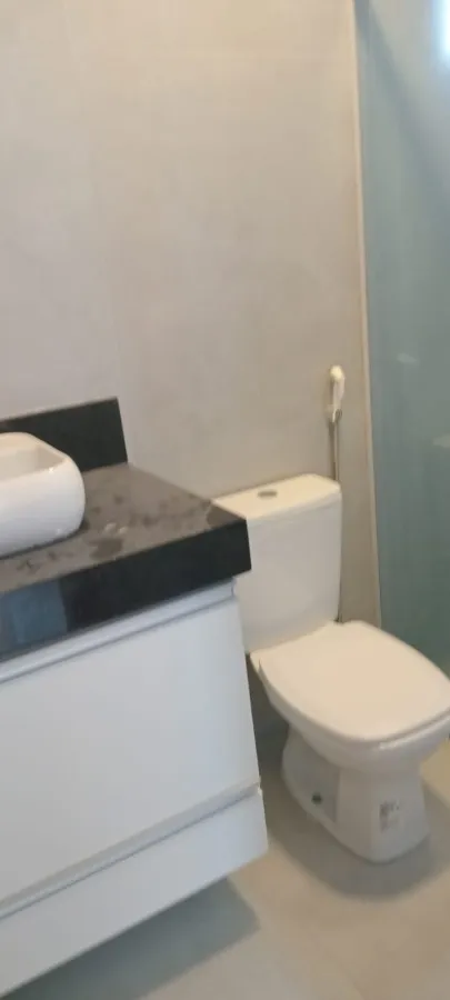 4 quartos e janelas do piso ao teto: casa de 260 m² — photo 20