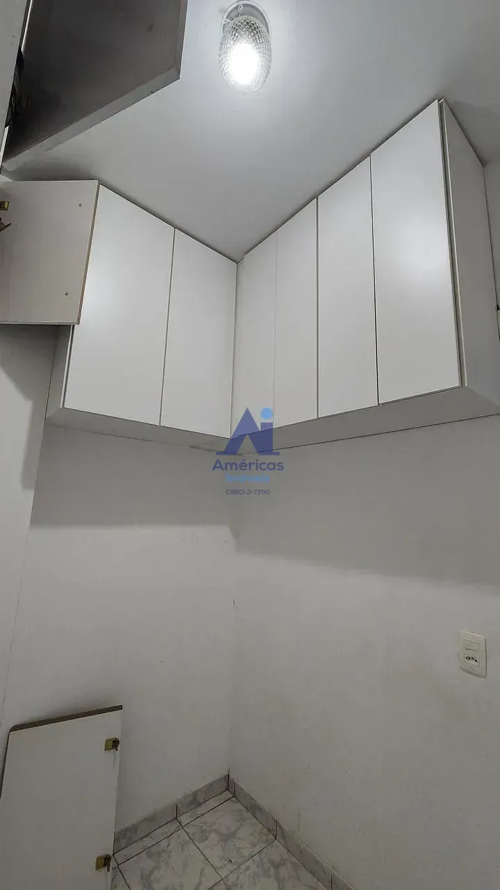 Unfurnished apartment with 4 bedrooms and a balcony — photo 19