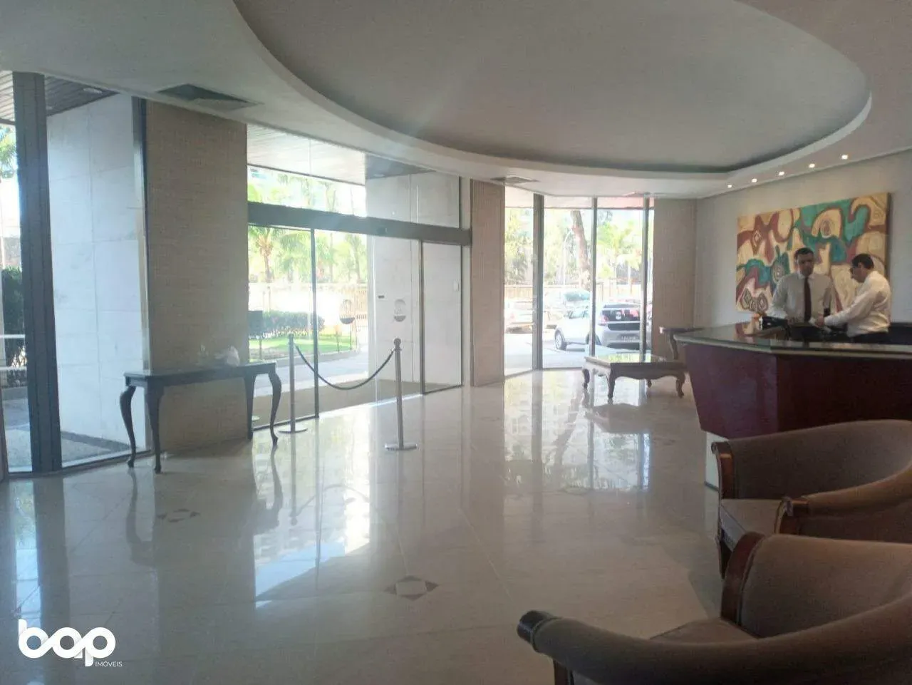 One-bedroom apartment with a mountain view — photo 16