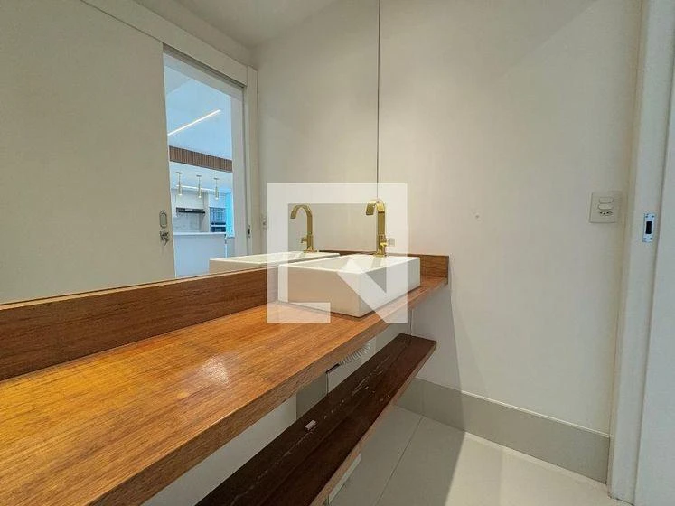 Departamento de 3 dormitorios con balcón cerrado con vidrio — photo 11