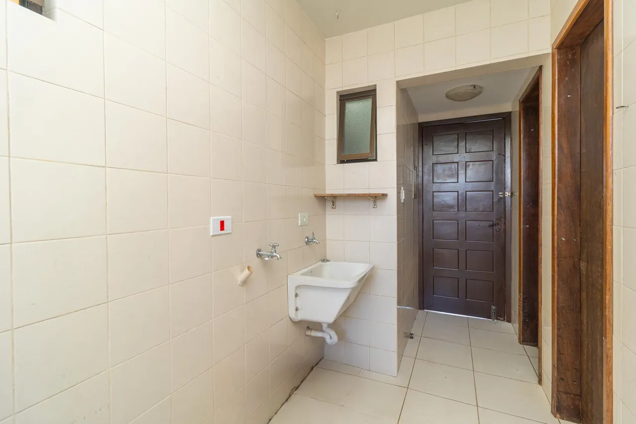 4-bedroom house with 4 bathrooms and 1 parking spot — photo 12