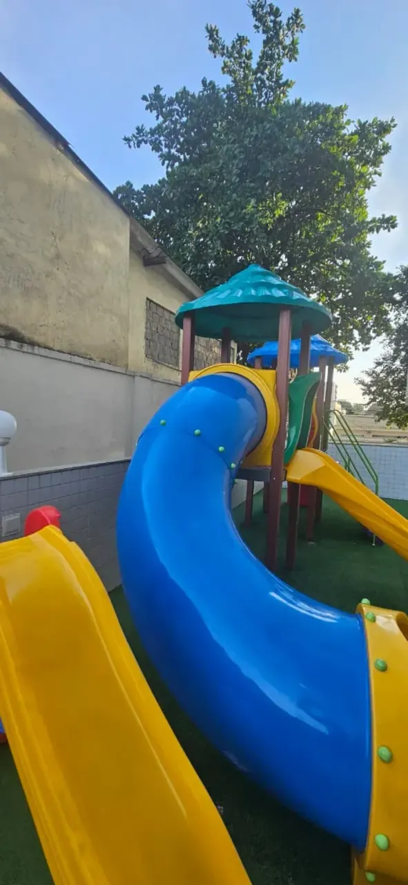 Apartamento con 4 dormitorios y balcón bien cuidado — photo 17
