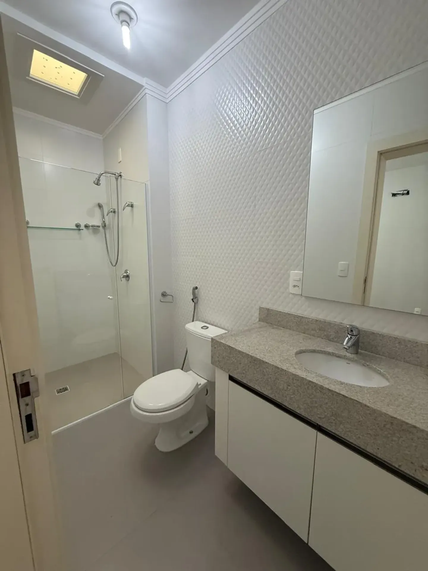 Furnished house, 263 m², with a water view — photo 23