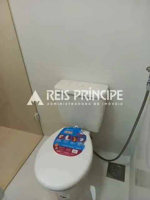 1-bedroom apartment with glass shower and electric shower — photo 9