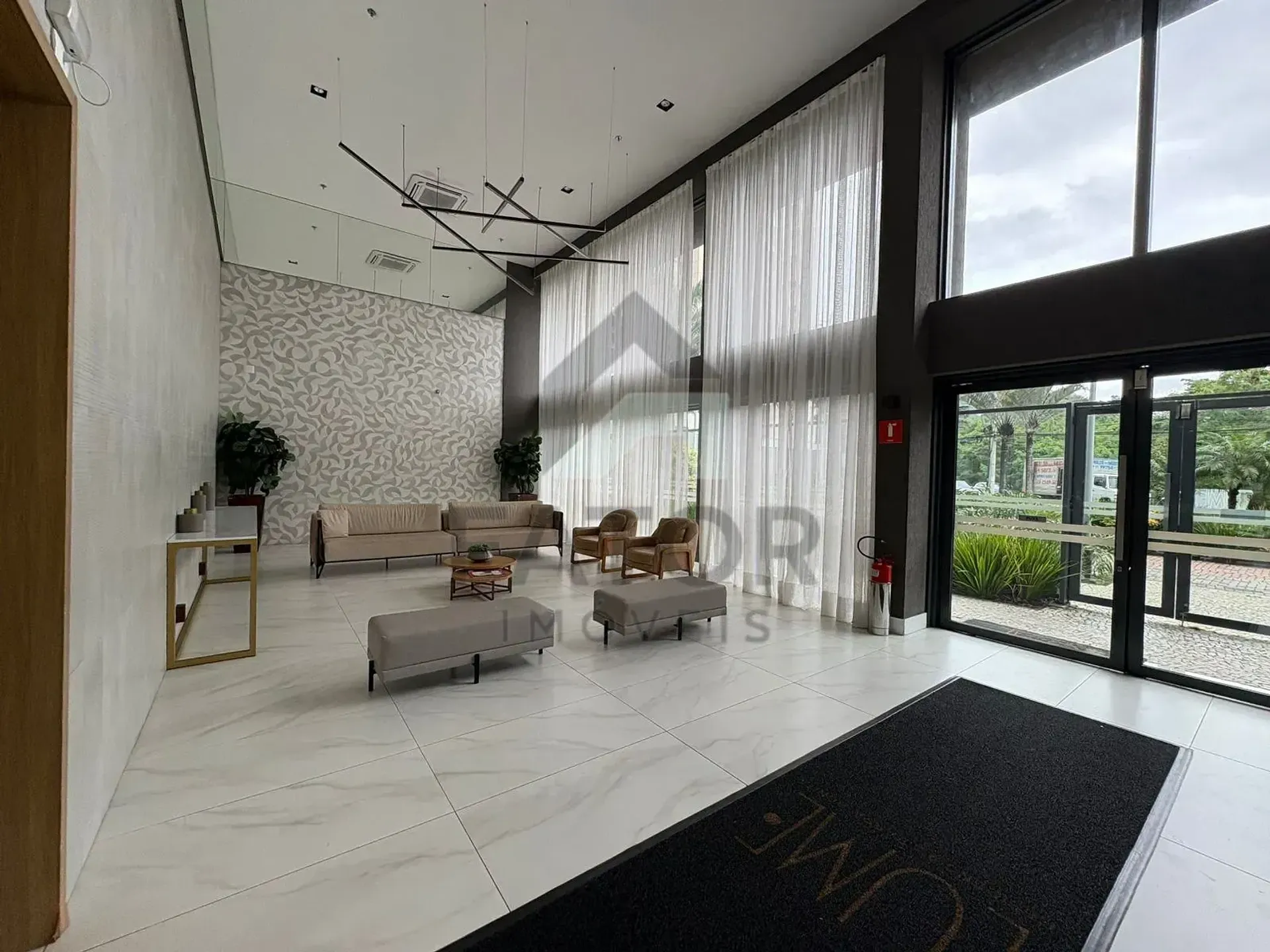 Apartamento com 3 quartos e varanda fechada de vidro — photo 45
