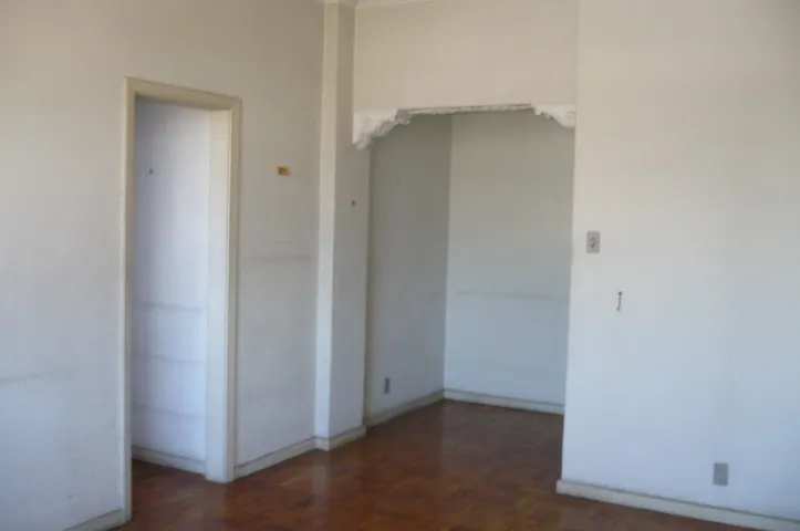 Apartment, 52 m², with wood or laminate floors — photo 11