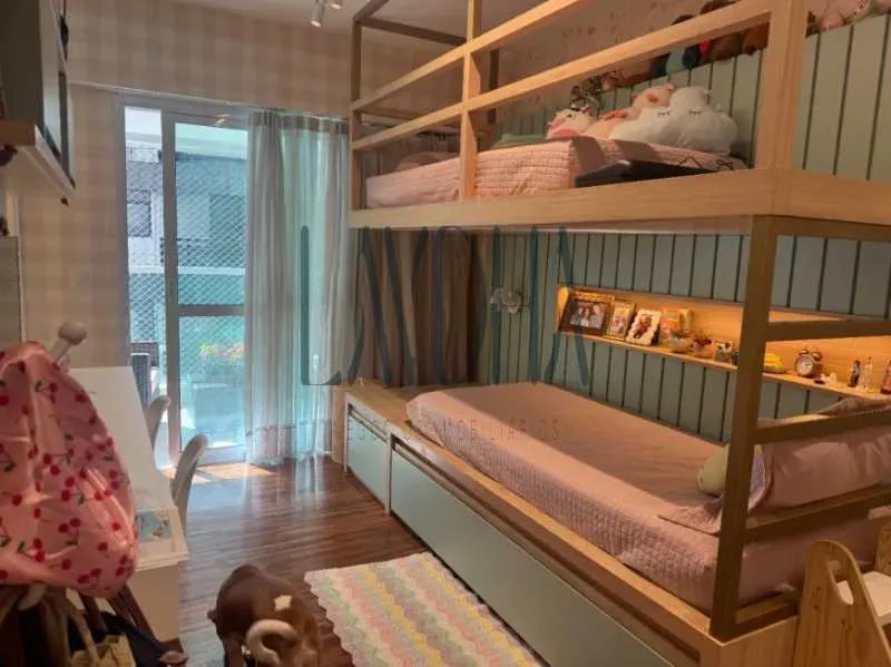 Apartamento mobiliado com 4 quartos e 5 banheiros — photo 21
