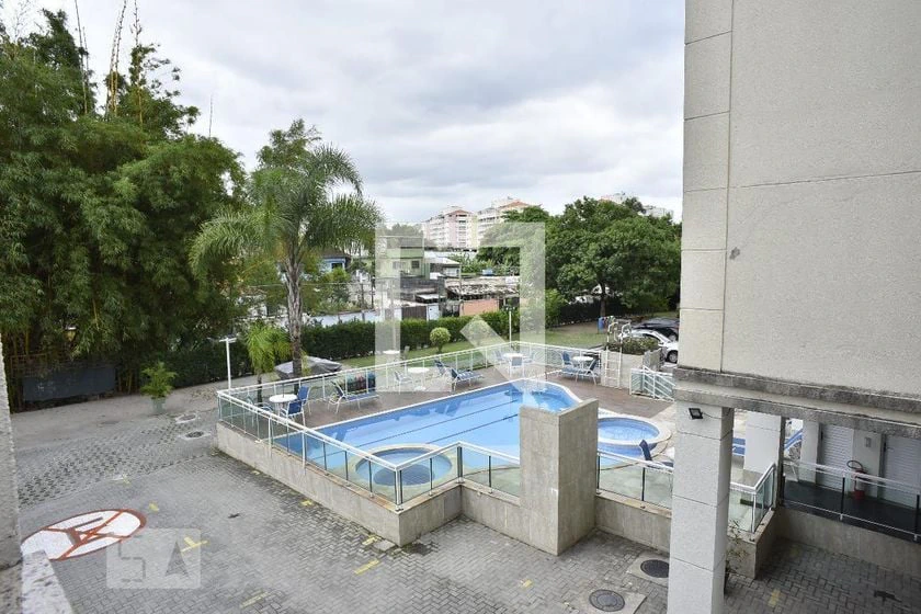 Apartamento de 2 quartos em condomínio com piscina — photo 19