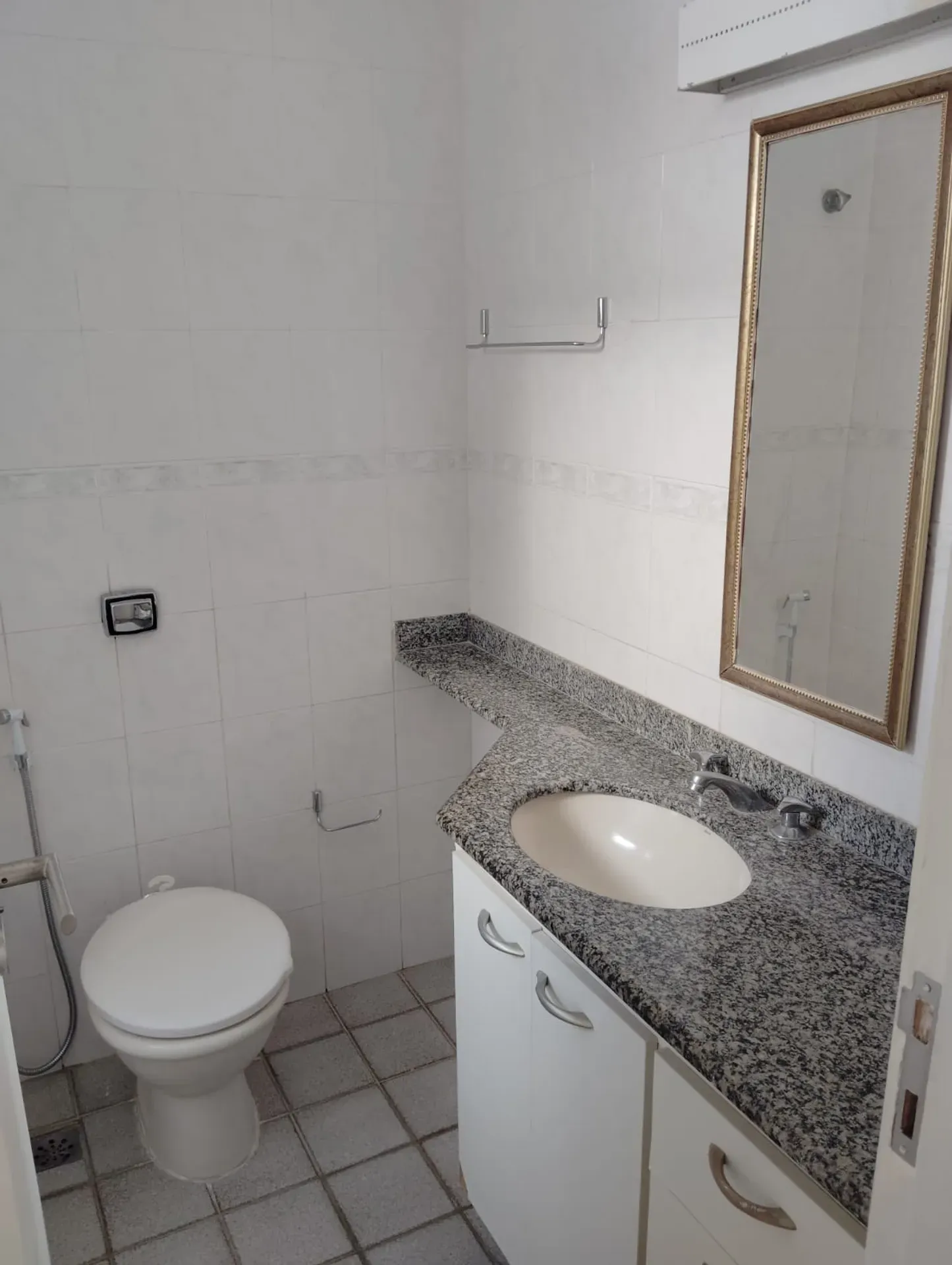 Apartment, 206 m², with a grill on the balcony — photo 15