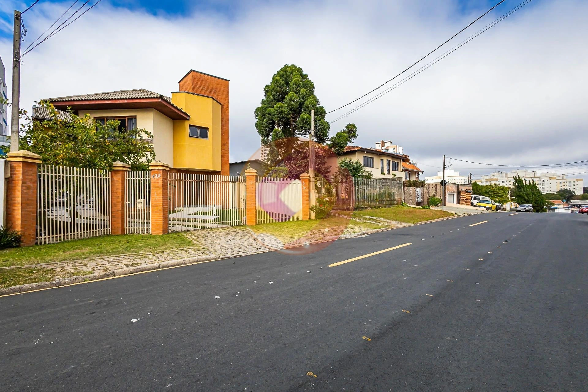 3-bedroom house with a washing machine in Curitiba — photo 19