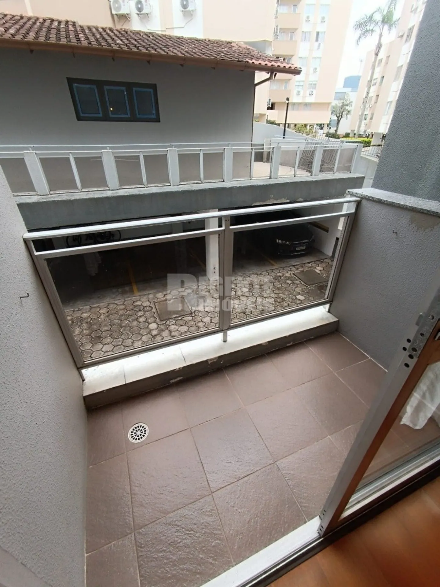 1-bedroom apartment with ceiling fans and balcony — photo 5
