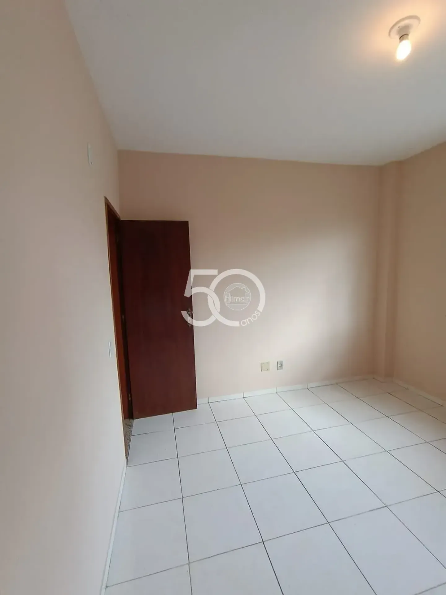 Apartamento de 3 quartos no 1º andar com garagem