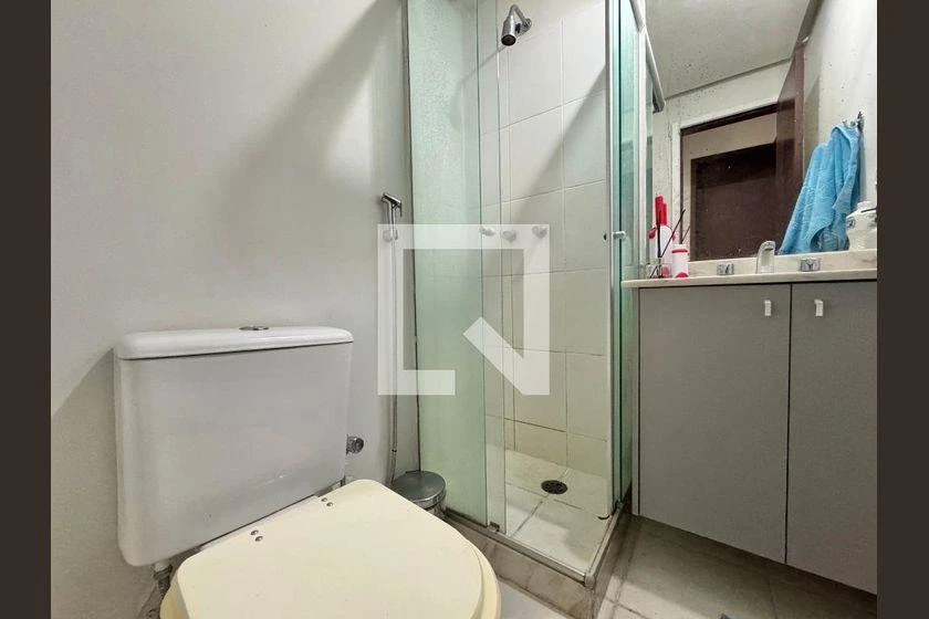 140 m² house with a walk-in closet and a home office — photo 41
