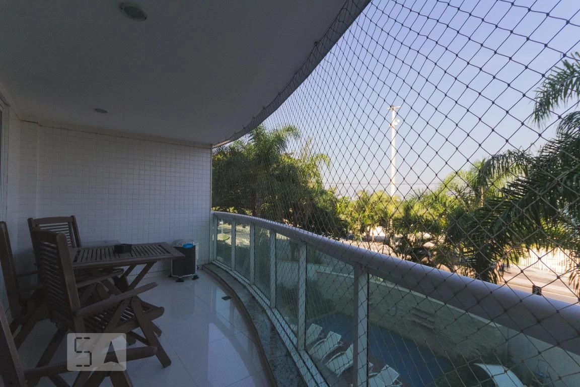 Furnished apartment with 2 en-suites and a balcony — photo 10