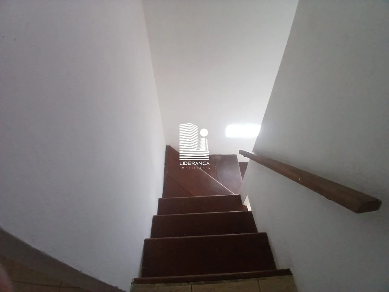 4 quartos e churrasqueira privativa: casa de 236 m²