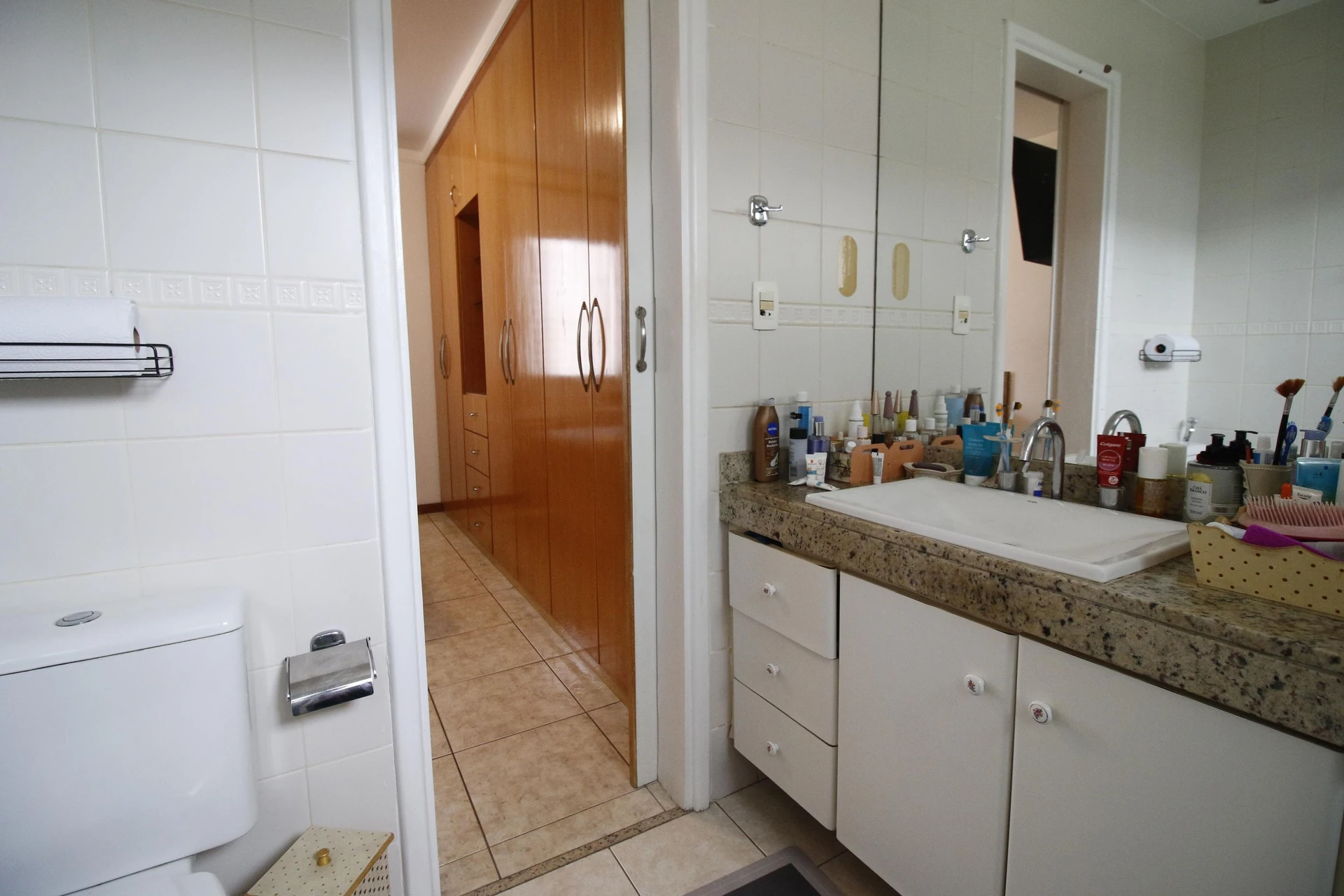 Furnished 3-bedroom apartment with balcony and pool — photo 30
