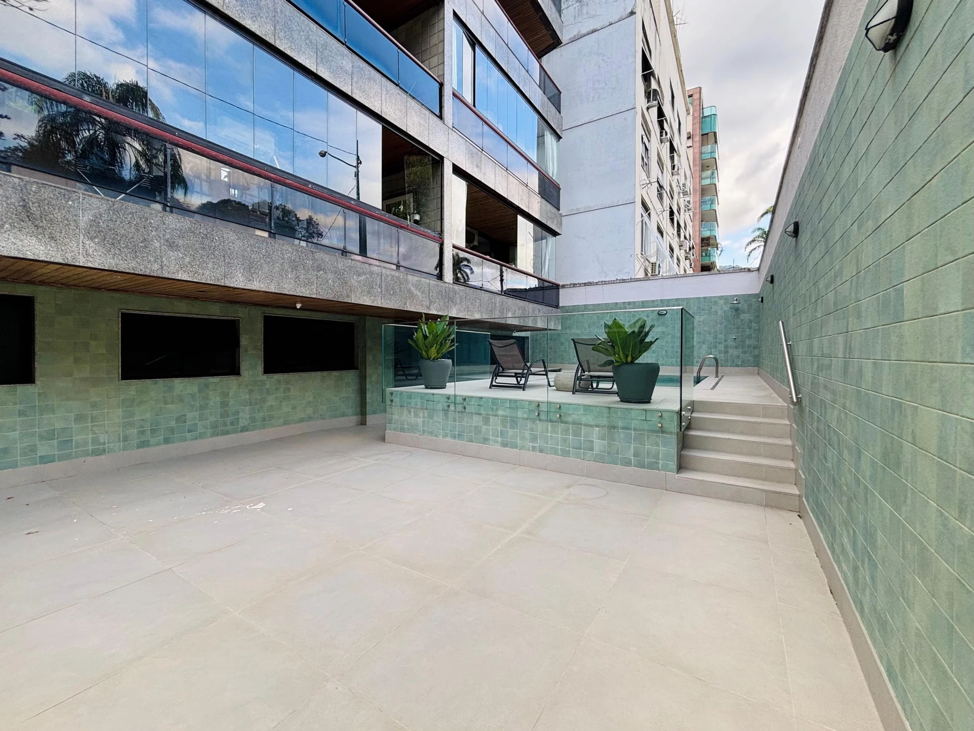Вид на гори та 2 спальні: квартира 75 м² — photo 24