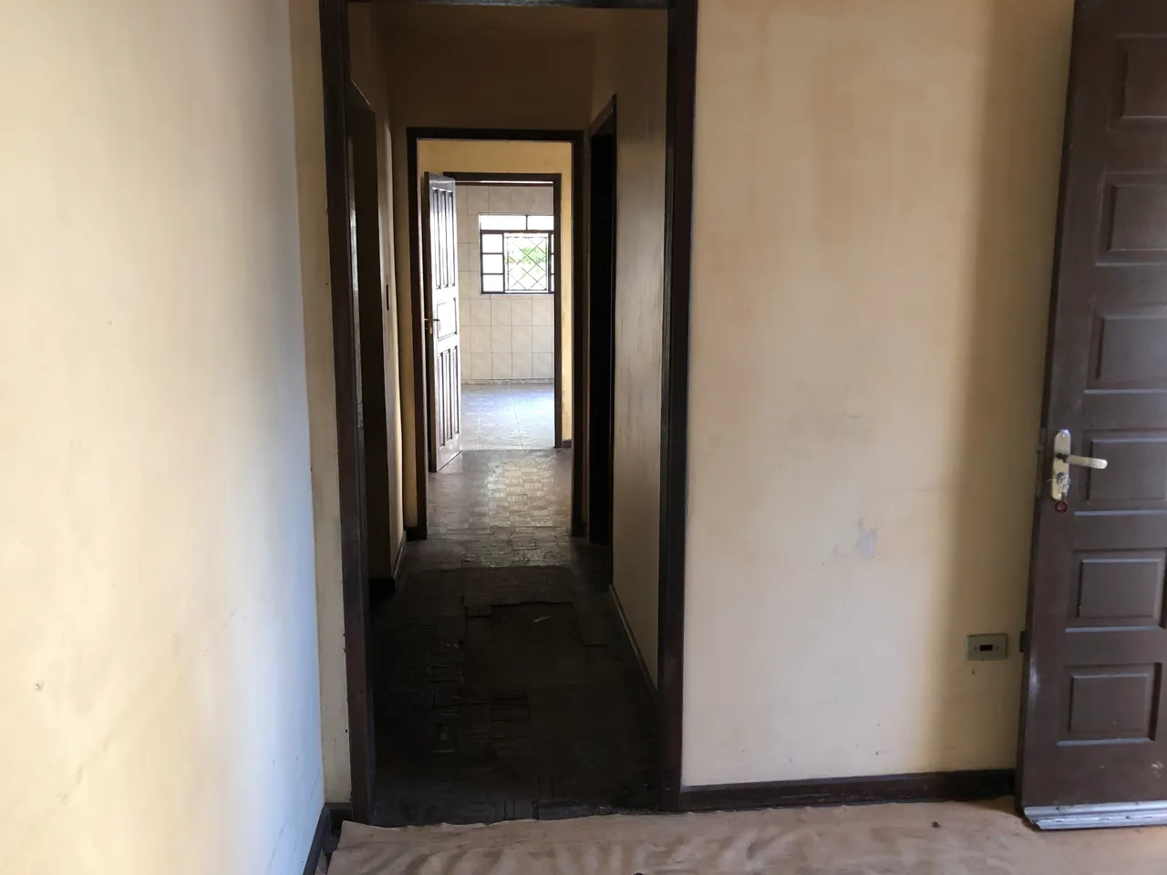 House with 3 bedrooms and a separate kitchen — photo 8