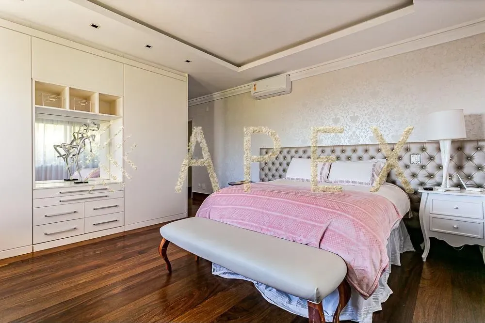 6 en-suite bedrooms, 9 bathrooms, 1600 m² and BBQ — photo 15