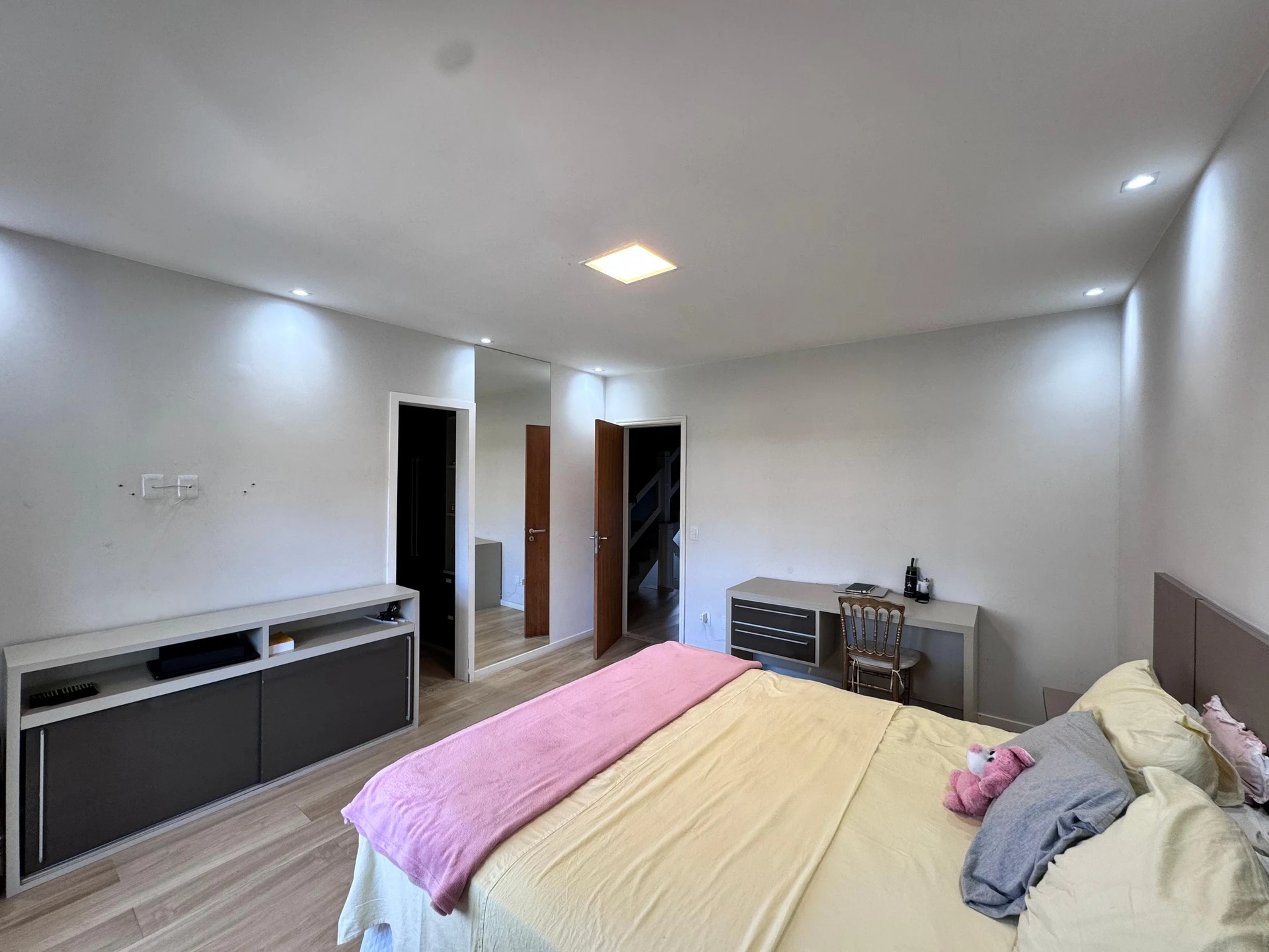 Furnished house with 4 en-suites and 6 bathrooms — photo 53