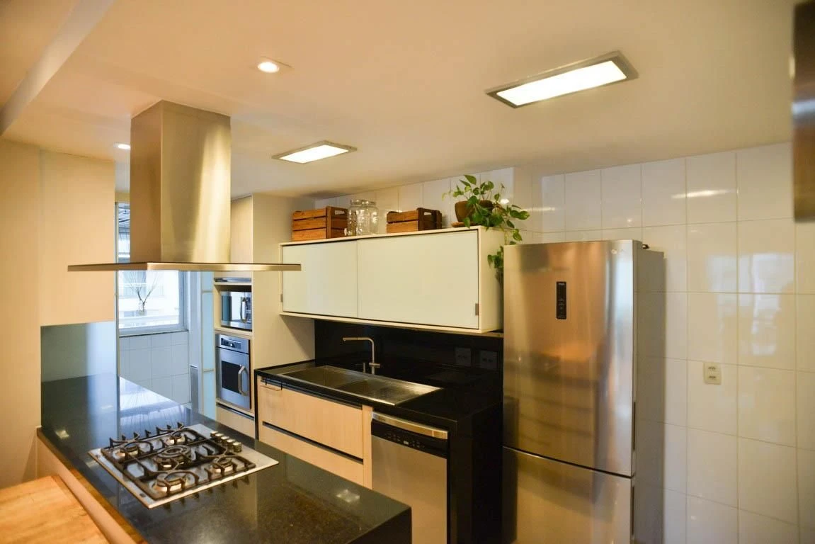 3-bedroom apartment with a glass-enclosed balcony — photo 6
