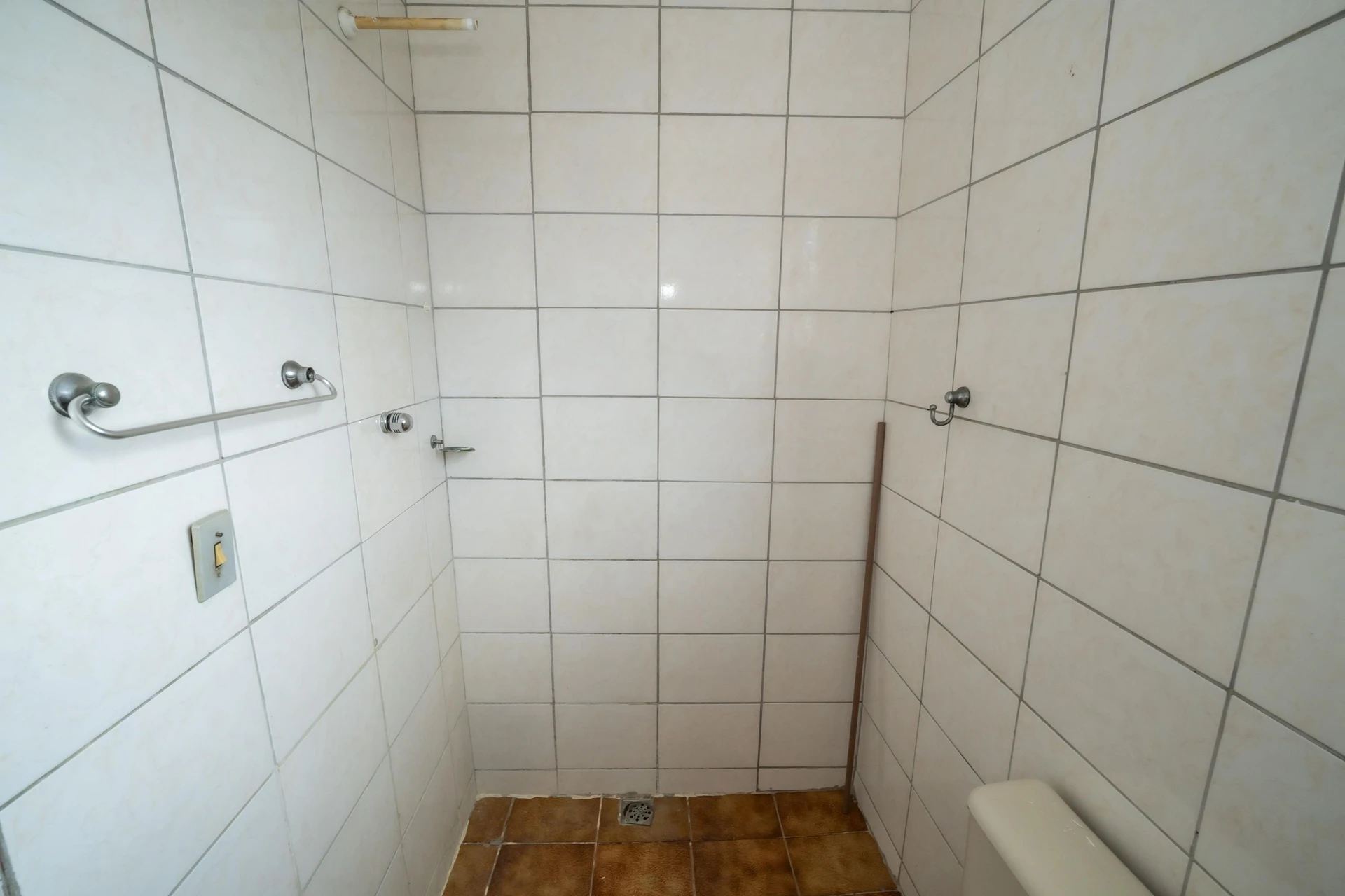 Unfurnished house with 2 bedrooms, yard and balcony — photo 30