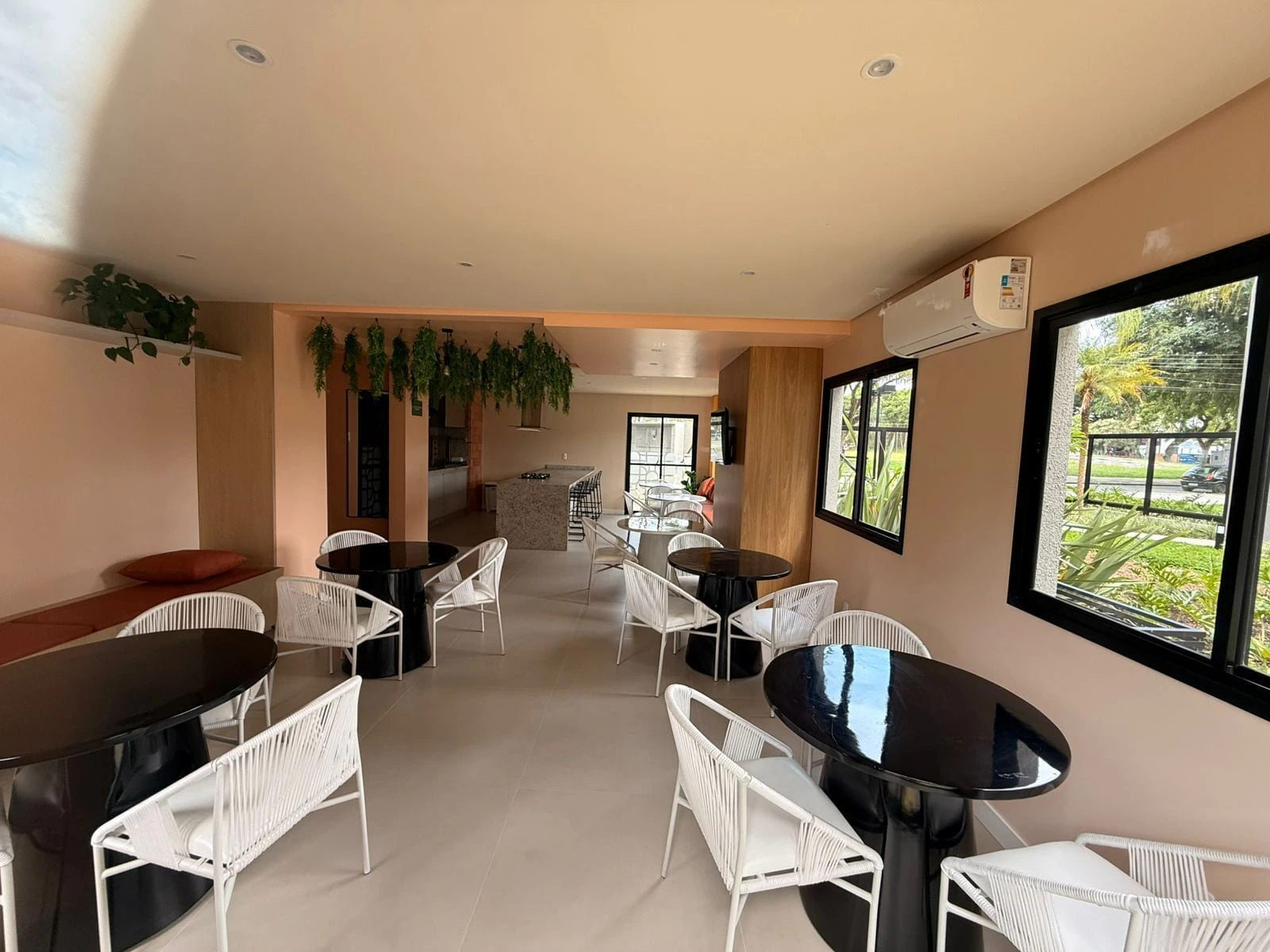 Balcony with a grill in a 2-bedroom apartment, 49 m² — photo 20