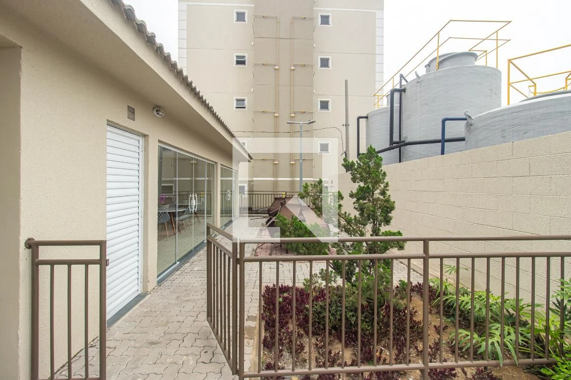 Unfurnished 2-bedroom apartment with private garden — photo 41