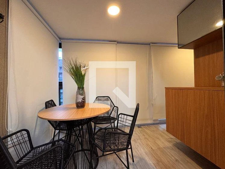 Furnished apartment, 65 m², with a glass-enclosed balcony — photo 40