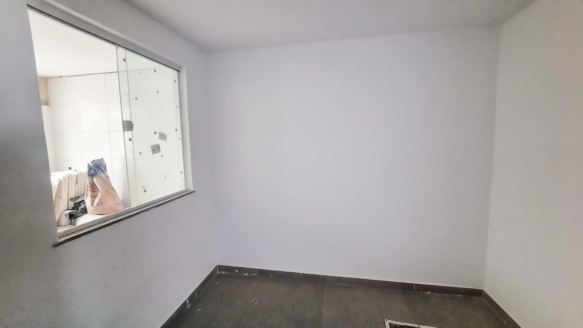 Apartamento com 2 quartos e box de vidro no banheiro — photo 29