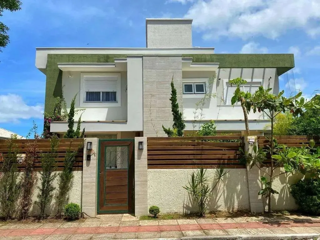 Furnished house with 3 en-suite bedrooms and 4 baths — photo 15