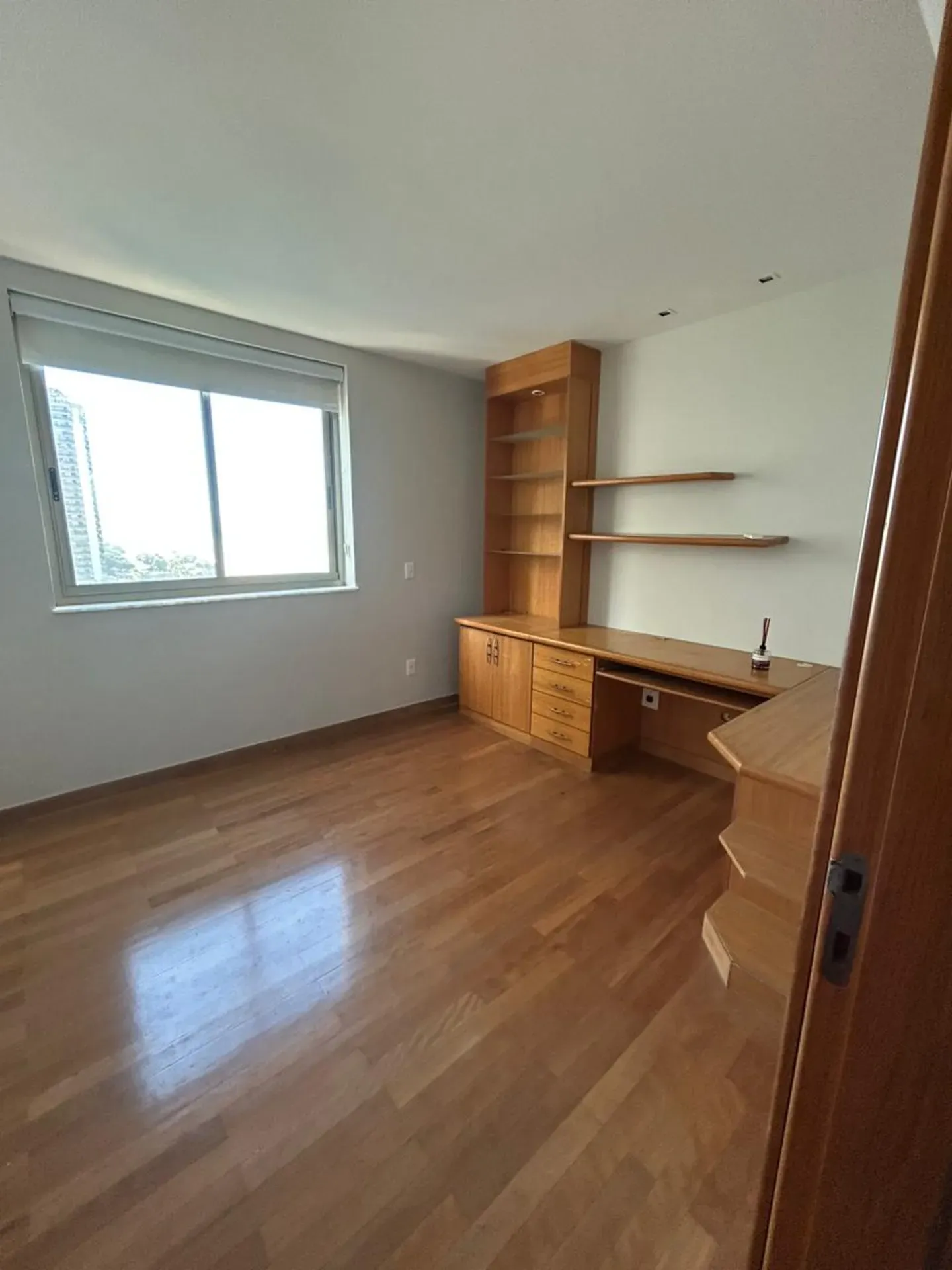 4-bedroom apartment with a water view — photo 19