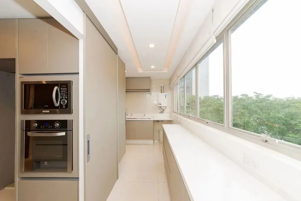 2-bedroom apartment with 2 en-suite bathrooms; 331 m² — photo 12