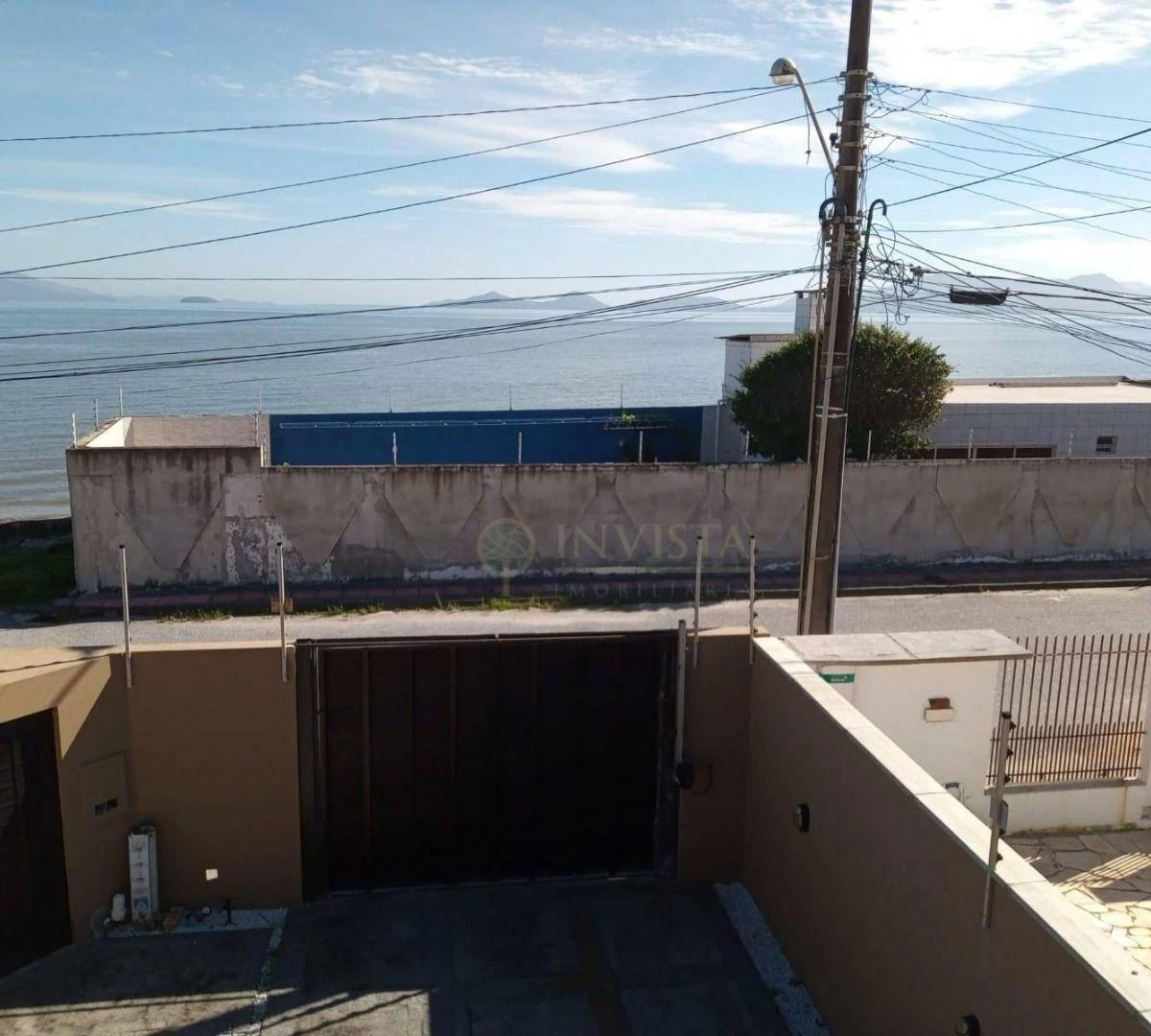 Casa residencial con 4 dormitorios y 5 baños — photo 22