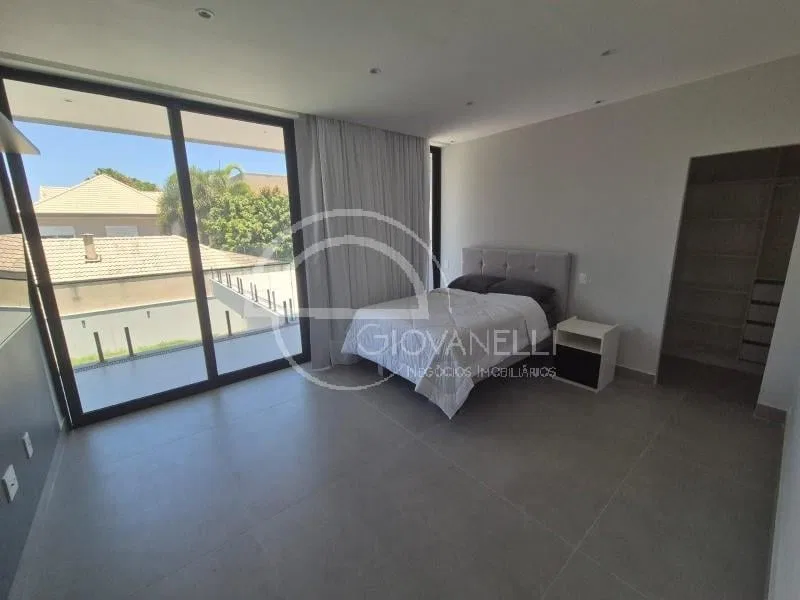 Furnished house with 4 en-suites and open-plan kitchen — photo 23