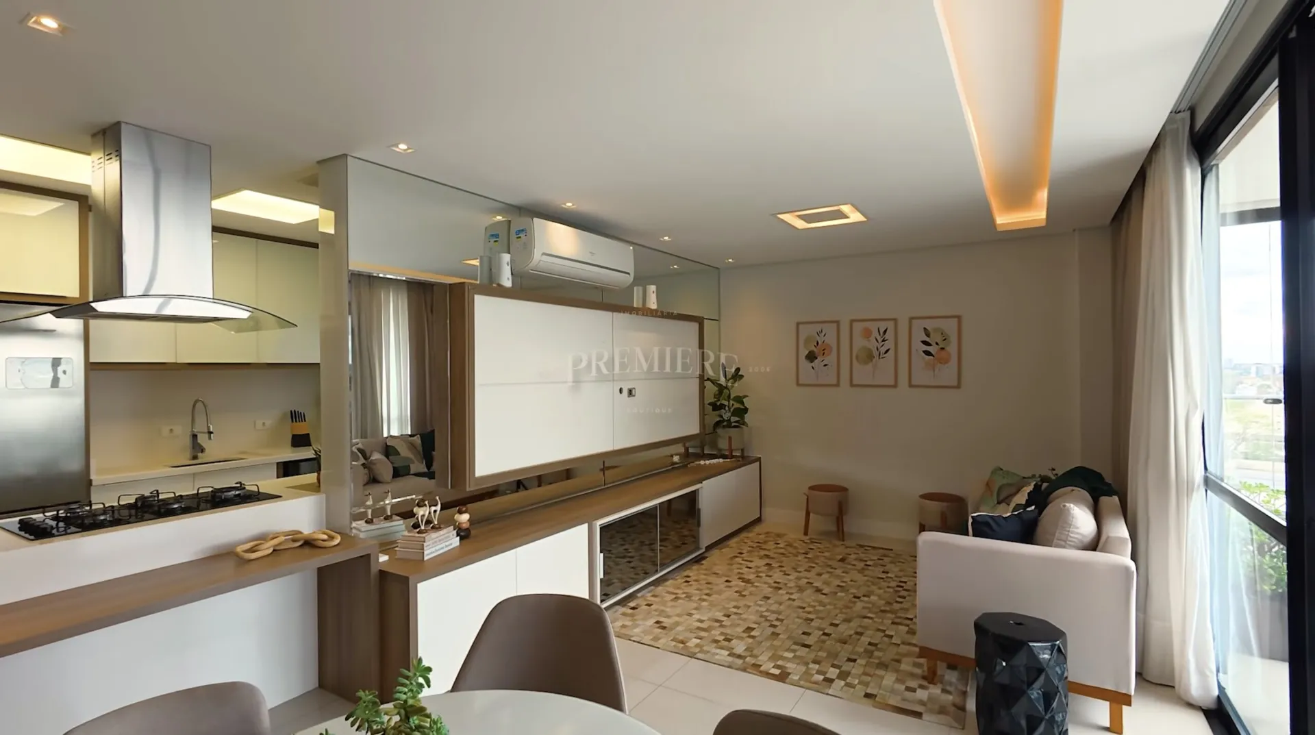 Furnished apartment, 150 m², with floor-to-ceiling windows — photo 4