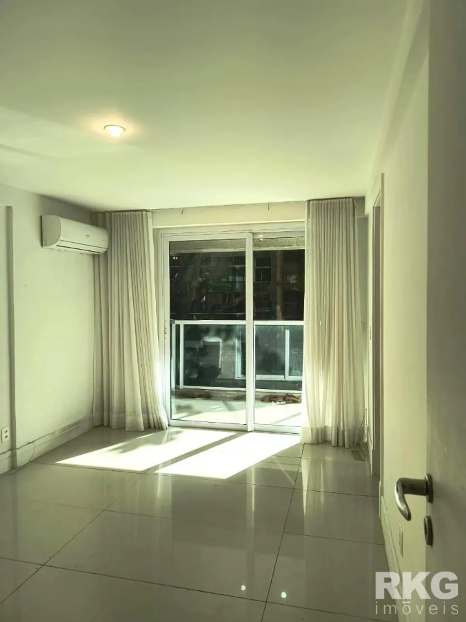 Apartamento com 5 banheiros e box de vidro — photo 9