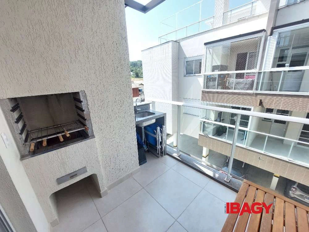 Apartamento de 110 m² con 3 dormitorios y barbacoa