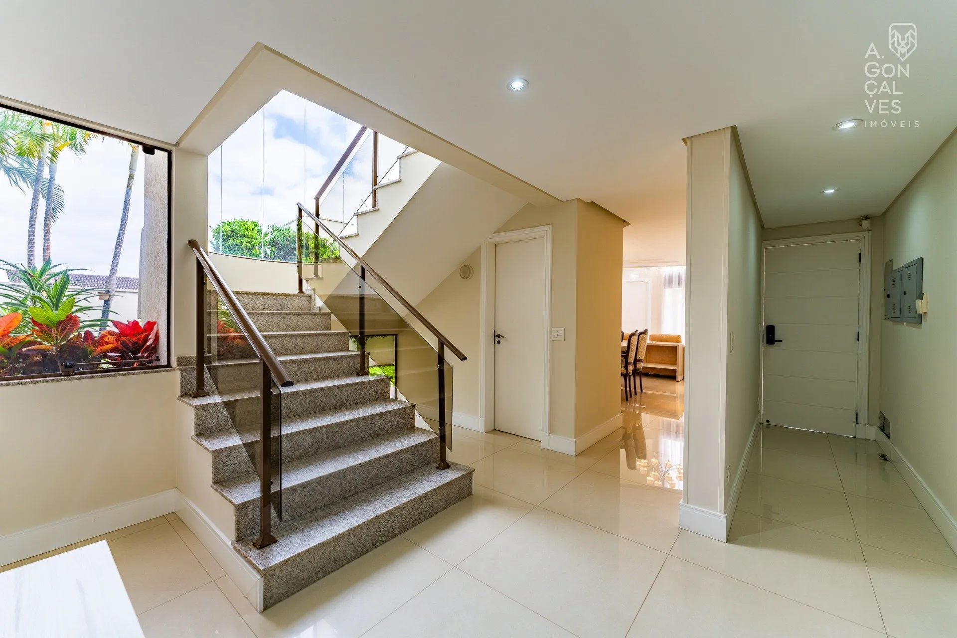 Unfurnished house with 4 bedrooms and 5 bathrooms — photo 6