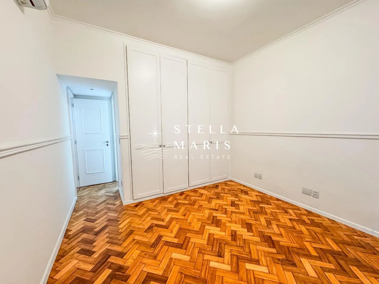 4-bedroom, 5-bath apartment with 1 parking space — photo 4