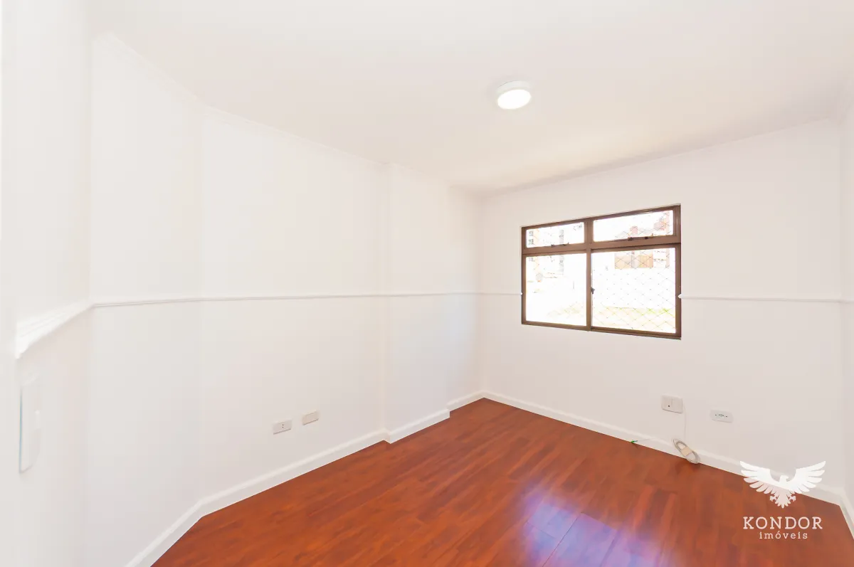 3-bedroom apartment with a balcony and 136 m² — photo 19