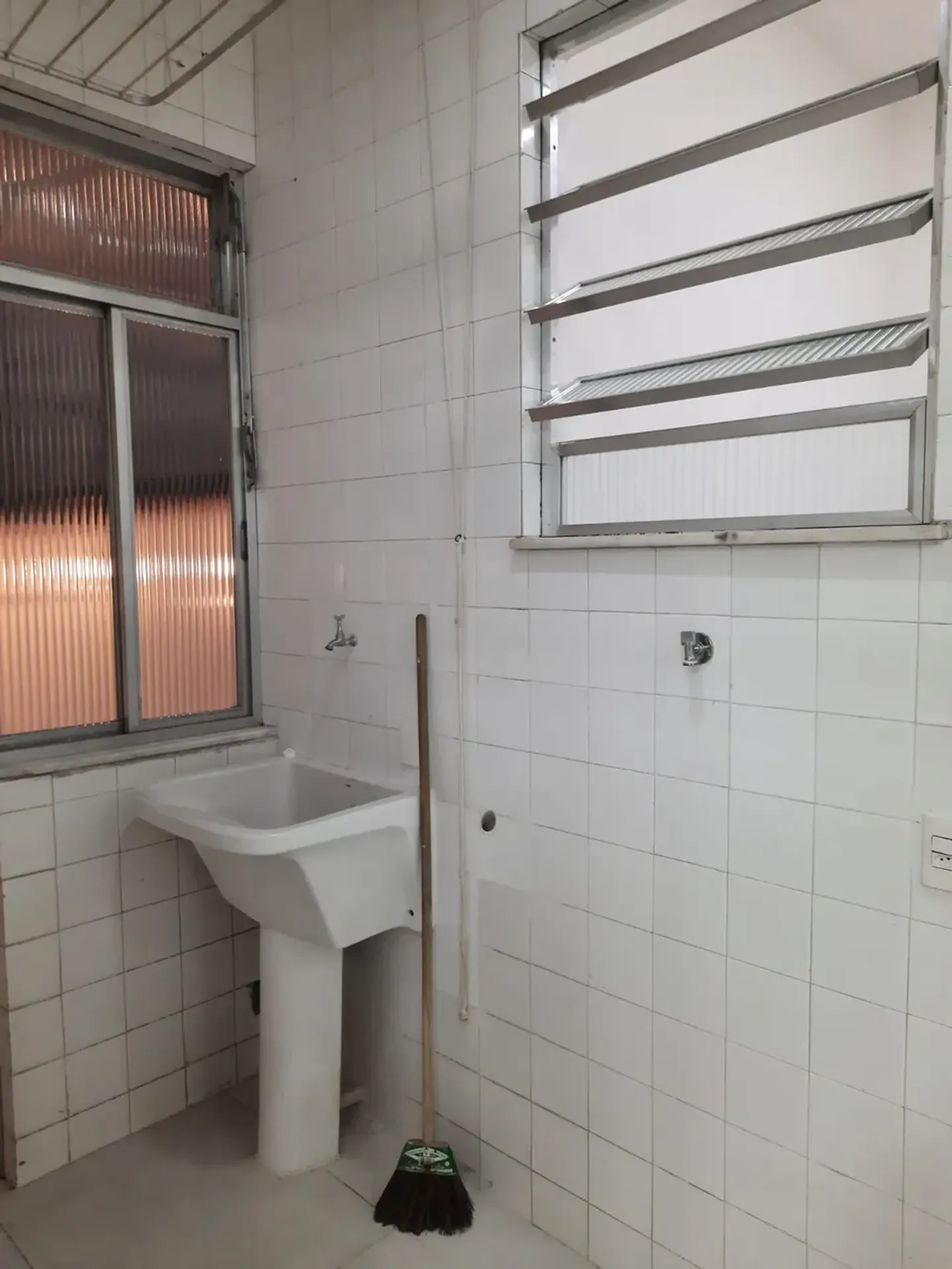 Квартира на 2-му поверсі з дерев'яною підлогою або ламінатом — photo 18