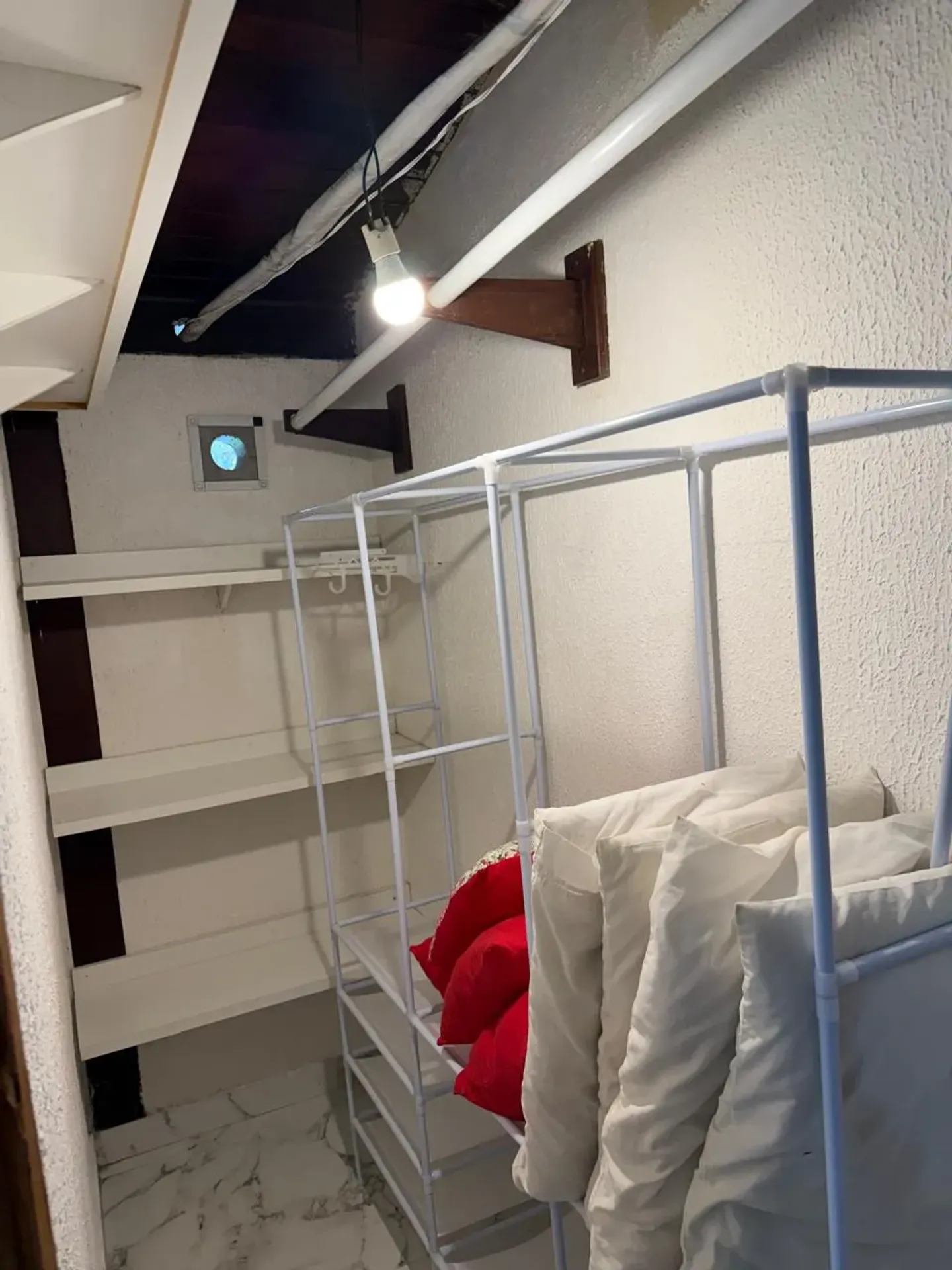 Furnished 50 m² house with 1 bedroom and private garden — photo 2