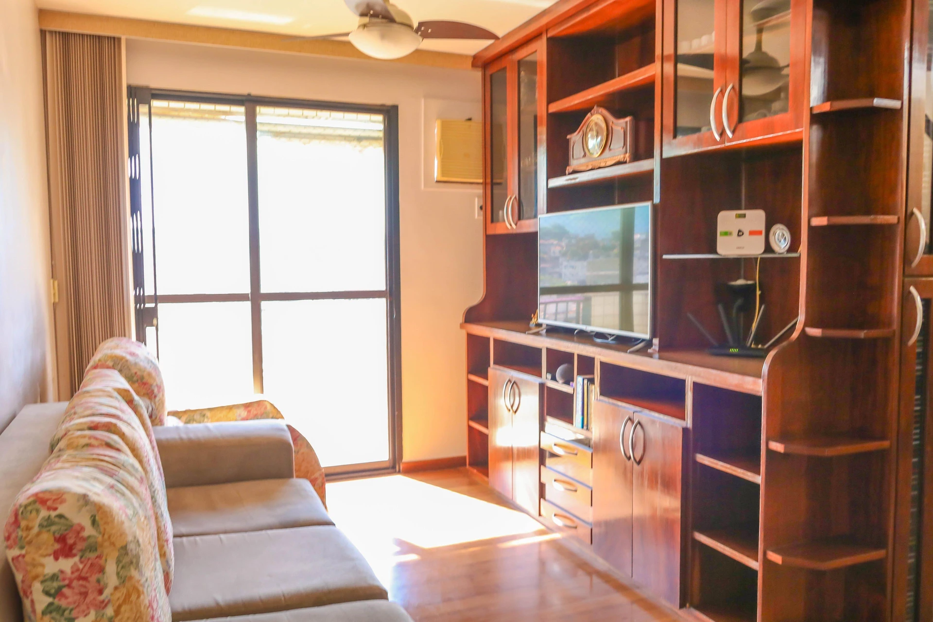 Apartamento mobiliado com home office e 3 quartos