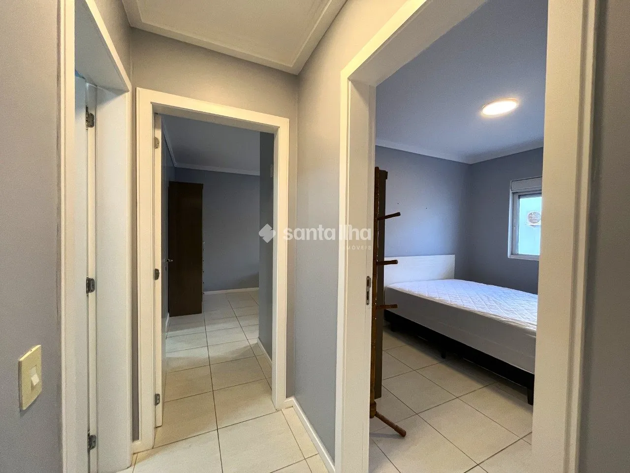 Furnished 2-bedroom apartment with balcony — photo 26