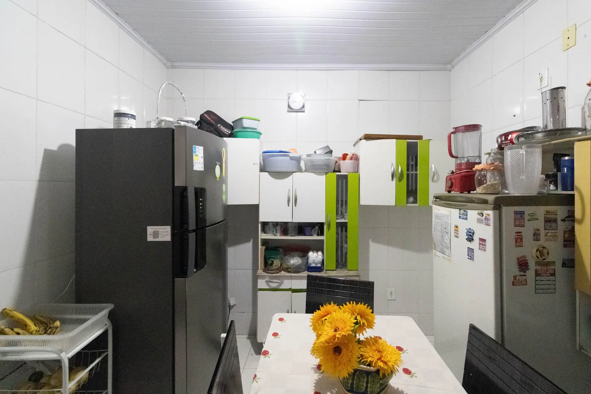 Casa mobiliada com 3 quartos e cozinha com fogão a gás — photo 25